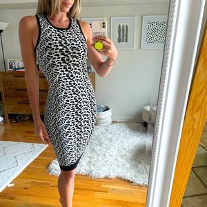 Robbi & Nikki NEVER WORN Black&white midi dress